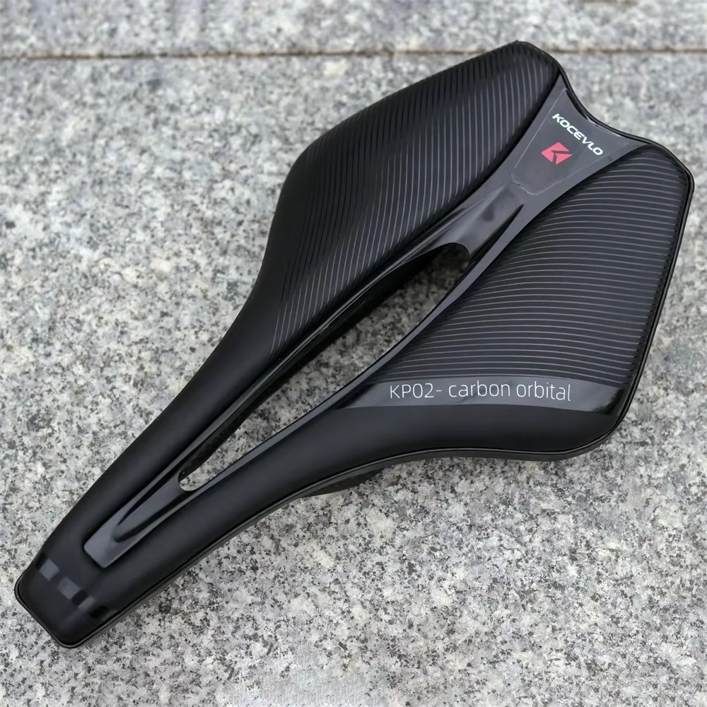 Selle de vélo en carbone ultralégère 120g, respirante et confortable, avec rails en carbone