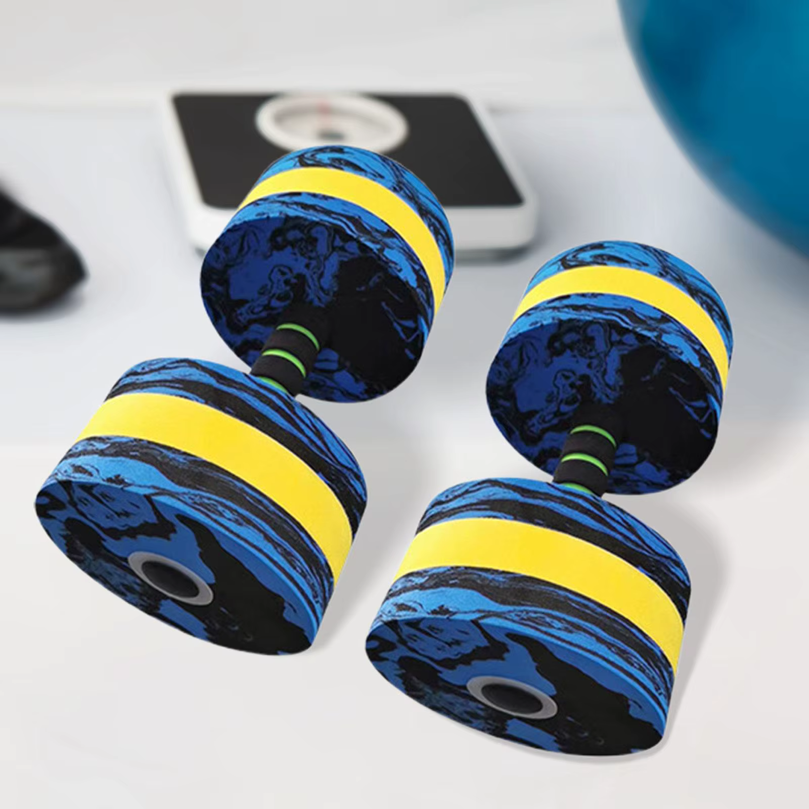 2x haltères aquatiques, outil de fitness, haltères aquatiques portables en mousse pour l'entraînemen
