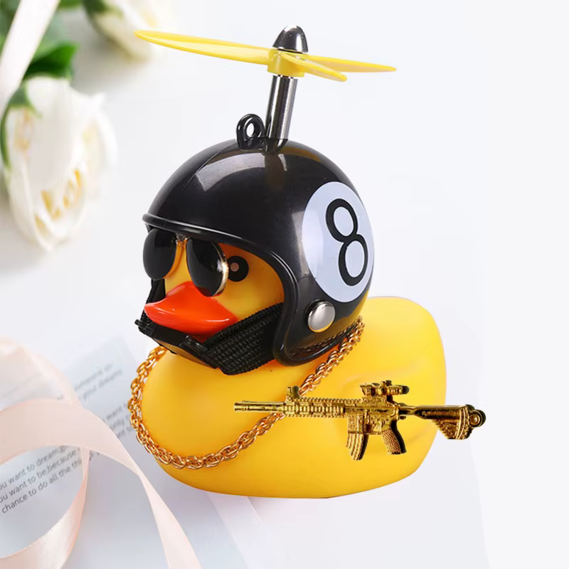 Accessoires de moteur canard jaune avec casque pour vélo sans lumières accessoires de voiture automa